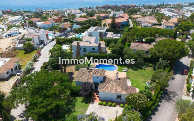 Resale - Detached villa - Estepona - Estepona Centro