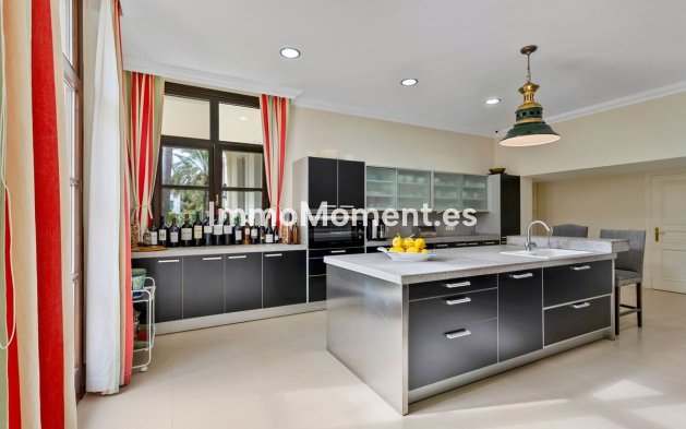 Wiederverkauf - Freistehende Villa - Marbella - Guadalmina Baja