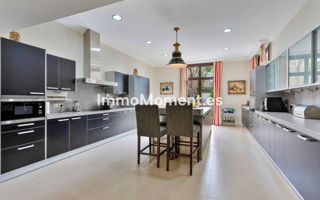 Wiederverkauf - Freistehende Villa - Marbella - Guadalmina Baja