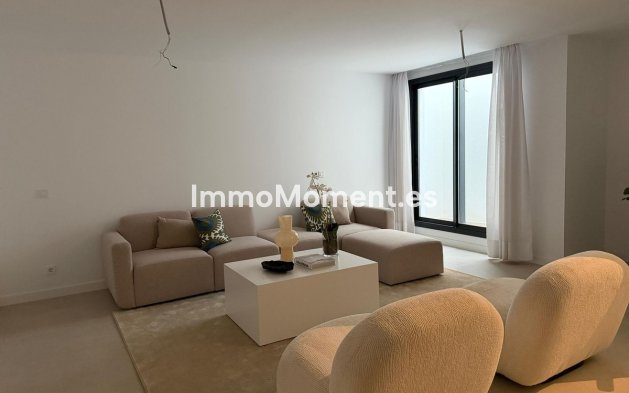 Bestaande woning - Vrijstaande villa - Estepona  - Estepona Centro