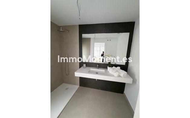 Bestaande woning - Vrijstaande villa - Estepona  - Estepona Centro