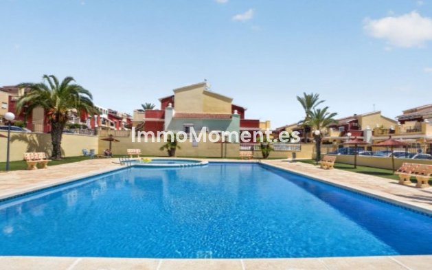 Resale - Townhouse - Torrevieja - Aguas Nuevas