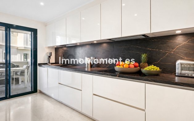 Resale - Apartment - Benahavís - Benahavís Centro