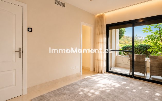 Resale - Apartment - Benahavís - Benahavís Centro