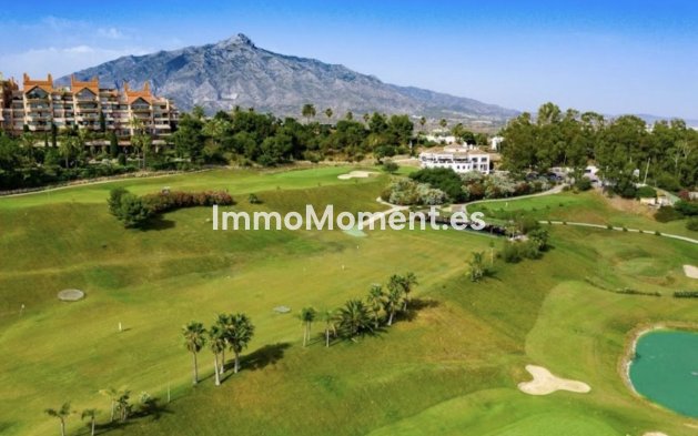 Resale - Apartment - Marbella - Nueva Andalucía