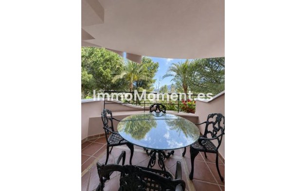 Resale - Apartment - Marbella - Nueva Andalucía