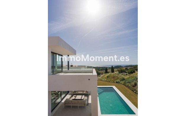 Nieuwbouw - Vrijstaande villa - Estepona  - Estepona