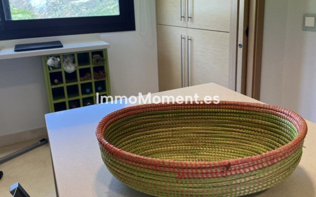 Resale - Apartment - Benahavís - La Quinta
