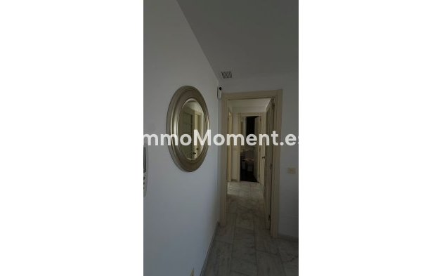 Resale - Apartment - Estepona - Valle Romano
