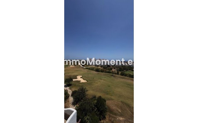 Resale - Apartment - Estepona - Valle Romano