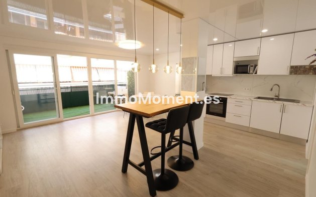 Resale - Apartment - Torrevieja - Torrevieja Centro