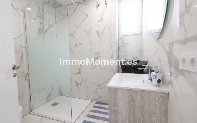 Resale - Apartment - Torrevieja - Torrevieja Centro