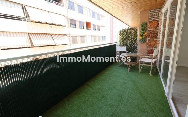 Resale - Apartment - Torrevieja - Torrevieja Centro