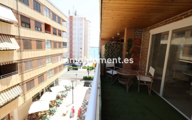 Resale - Apartment - Torrevieja - Torrevieja Centro