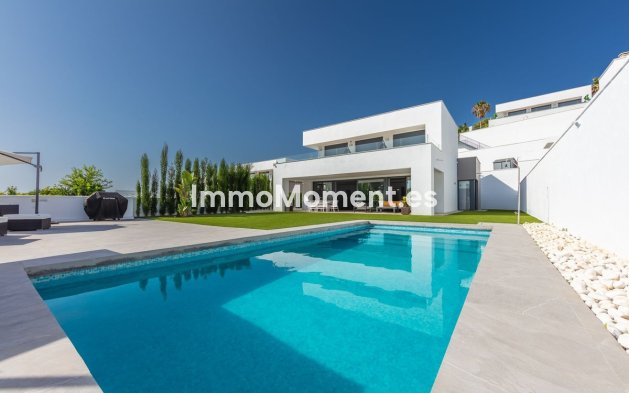 Resale - Detached villa - Manilva - La Duquesa