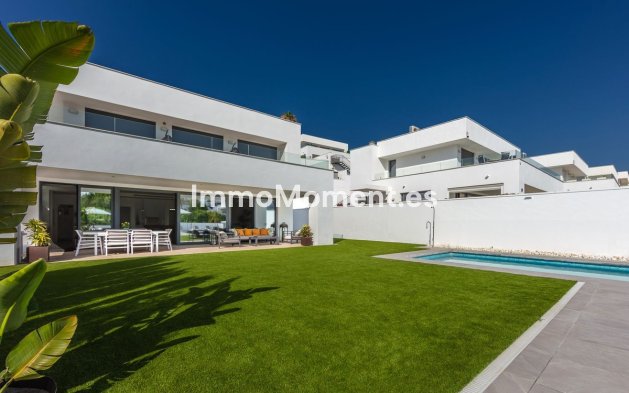 Resale - Detached villa - Manilva - La Duquesa