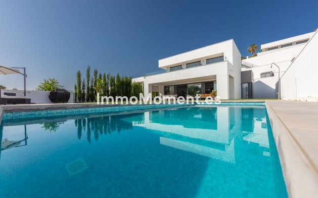Resale - Detached villa - Manilva - La Duquesa