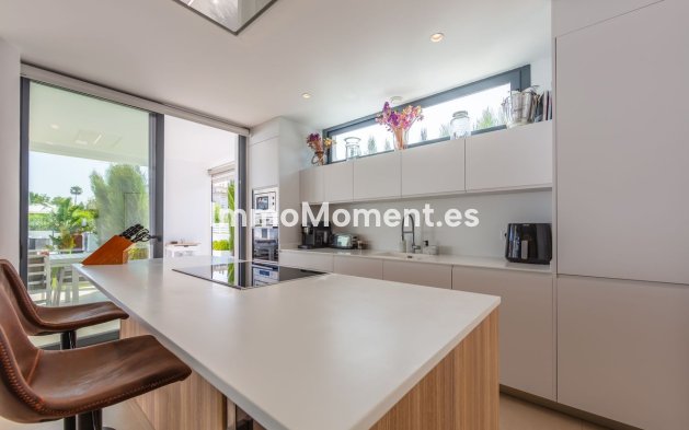 Resale - Detached villa - Manilva - La Duquesa