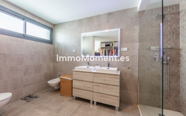 Resale - Detached villa - Manilva - La Duquesa
