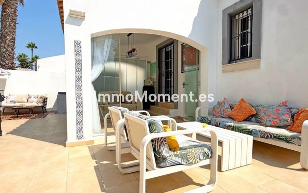 Bestaande woning - Vrijstaande villa - Orihuela - Villamartín