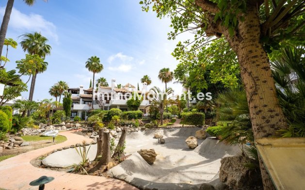 Revente - Maison mitoyenne - Estepona  - New Golden Mile