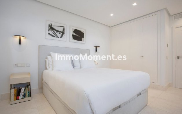 Resale - Apartment - Marbella - Guadalmina Alta