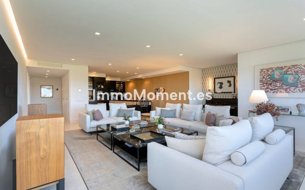 Resale - Apartment - Marbella - Guadalmina Alta