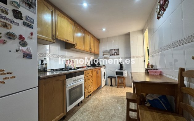 Wiederverkauf - Wohnung - Estepona  - Estepona Centro