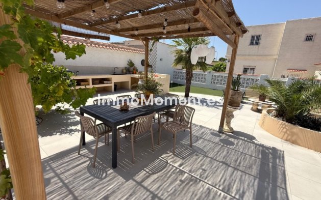 Bestaande woning - Vrijstaande villa - Torrevieja - Torrevieja Centro