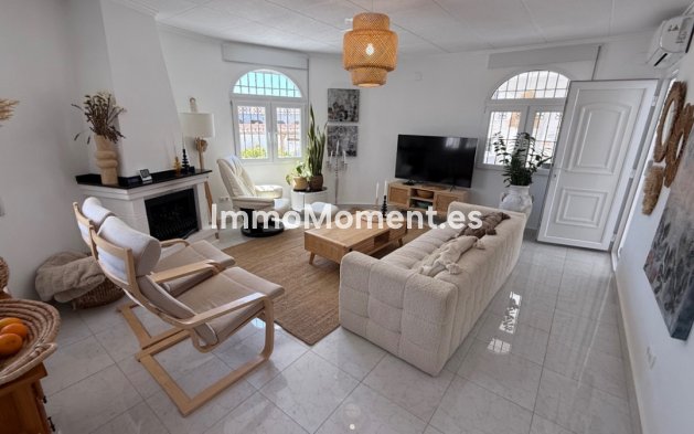 Bestaande woning - Vrijstaande villa - Torrevieja - Torrevieja Centro