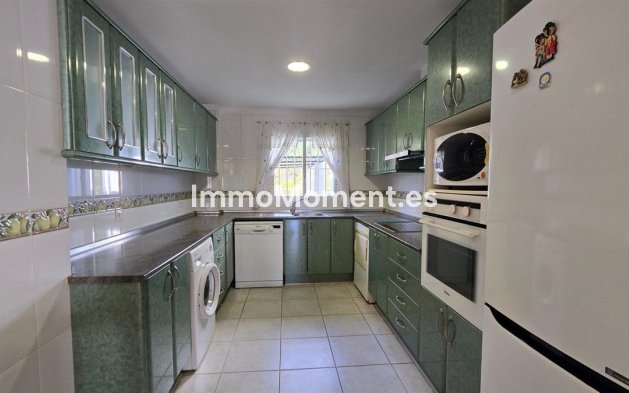 Resale - Apartment - Benahavís - La Quinta