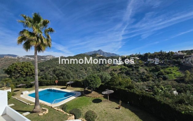 Resale - Apartment - Benahavís - La Quinta