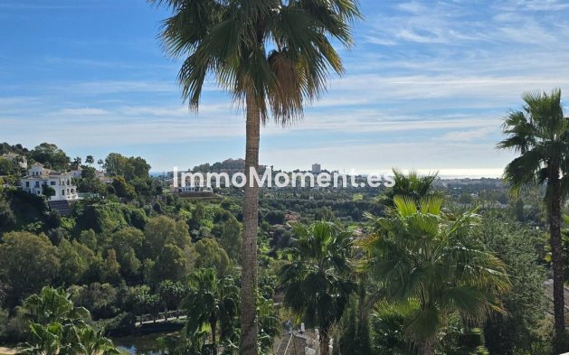 Resale - Apartment - Benahavís - La Quinta