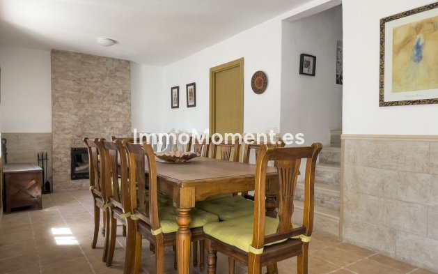 Resale - Country house - Inland  - Coín