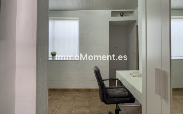 Resale - Country house - Inland  - Coín