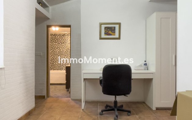 Resale - Country house - Inland  - Coín