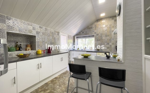 Resale - Country house - Inland  - Coín