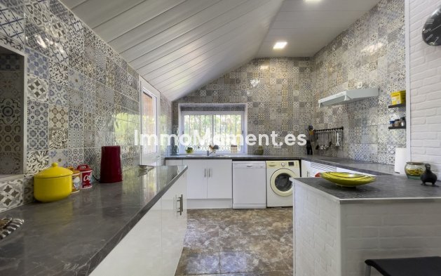 Resale - Country house - Inland  - Coín