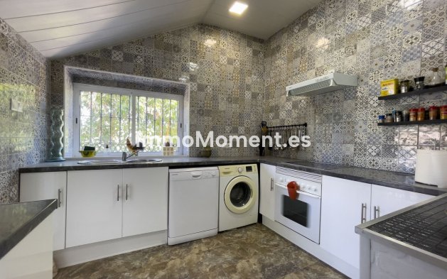 Resale - Country house - Inland  - Coín