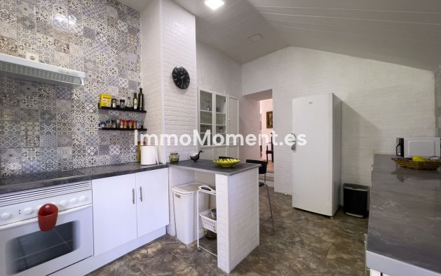 Resale - Country house - Inland  - Coín