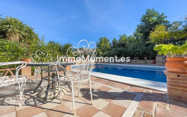 Resale - Country house - Inland  - Coín