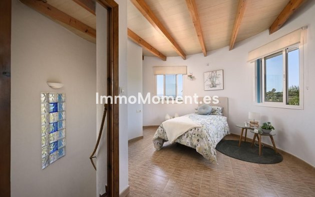 Wiederverkauf - Freistehende Villa -   Inländisch - Alhaurín el Grande Centro