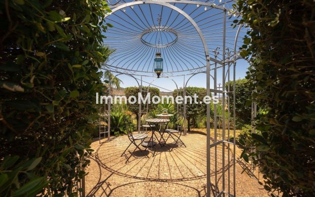 Wiederverkauf - Freistehende Villa -   Inländisch - Alhaurín el Grande Centro