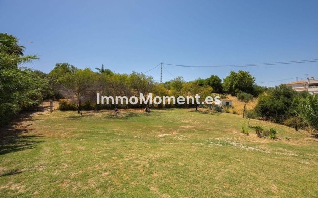 Wiederverkauf - Freistehende Villa -   Inländisch - Alhaurín el Grande Centro