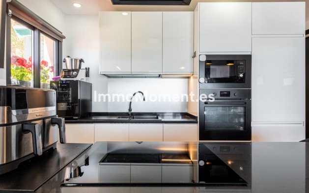 Resale - Apartment - Fuengirola - Carvajal