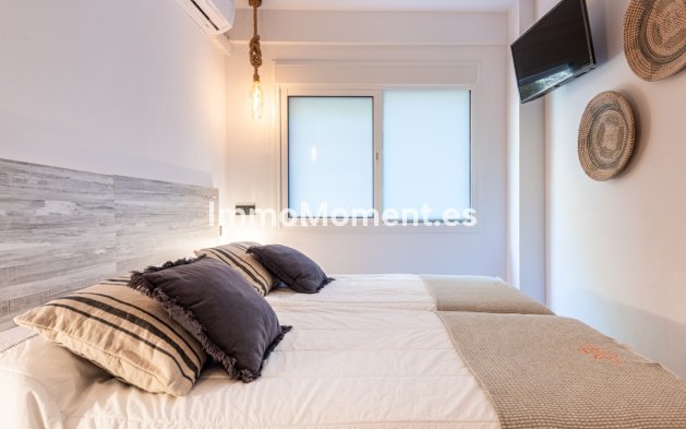 Resale - Apartment - Fuengirola - Carvajal