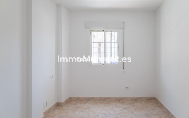Resale - Apartment - Inland  - Alhaurín de la Torre