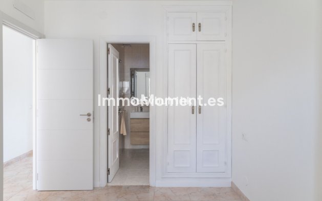 Resale - Apartment - Inland  - Alhaurín de la Torre