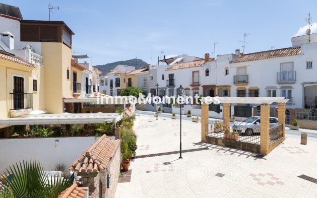 Resale - Apartment - Inland  - Alhaurín de la Torre
