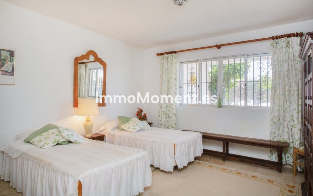 Resale - Detached villa - Marbella - Guadalmina Baja